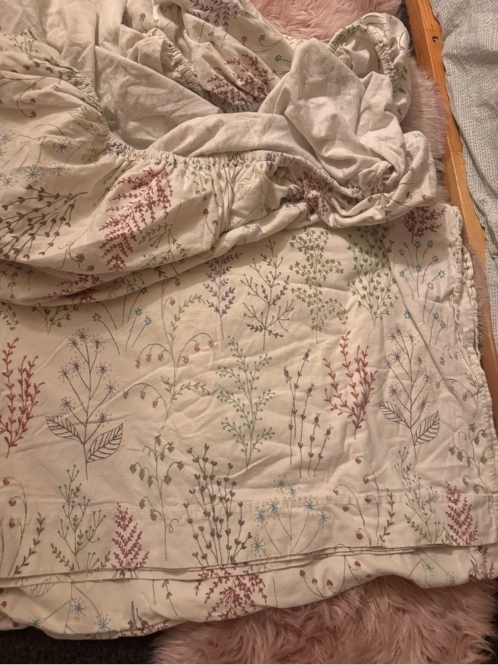 L.L. Bean Botanical Floral flannel Sheet Collection queen